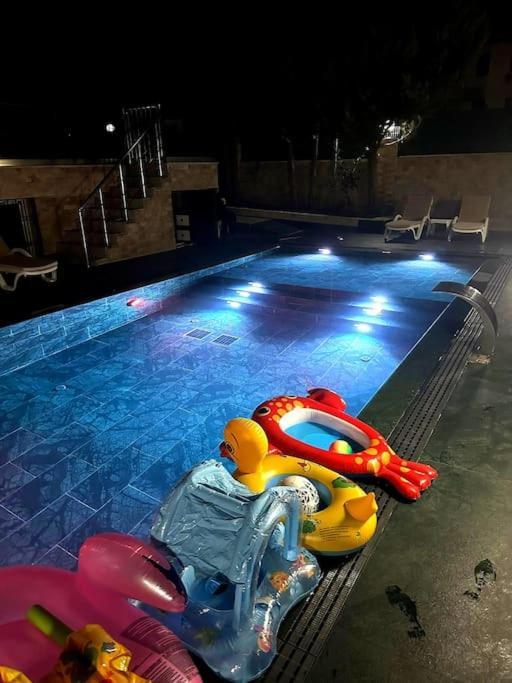 Royal Palace Private Pool Halal *